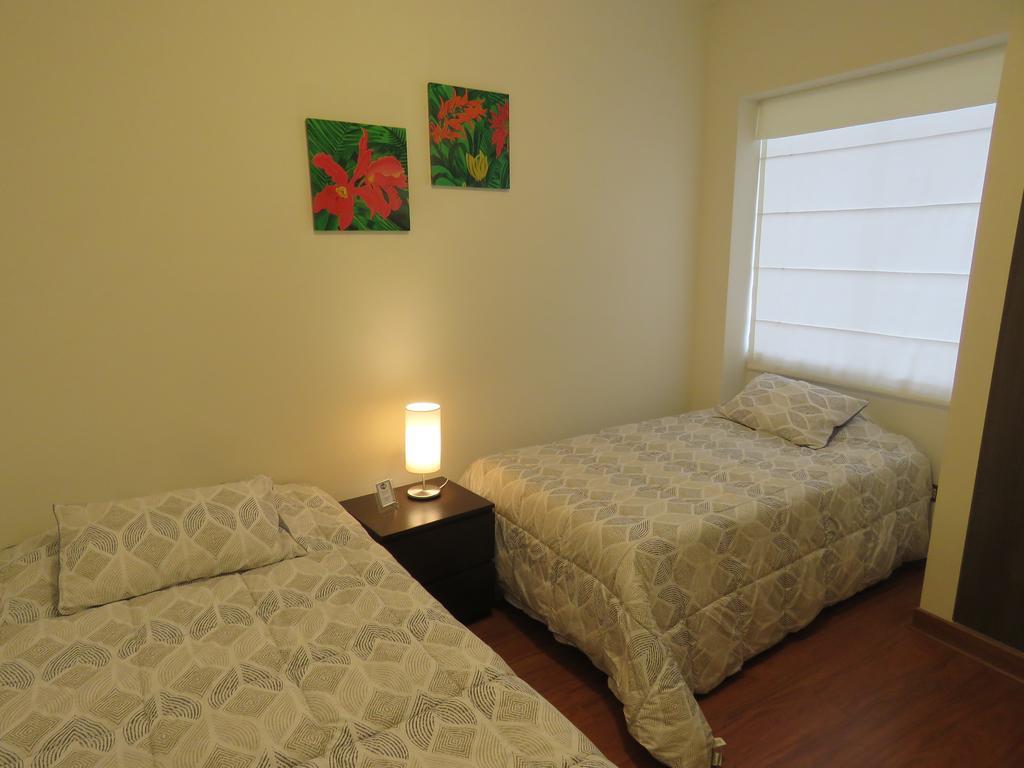 Spacious Apartment In Miraflores Ліма Номер фото