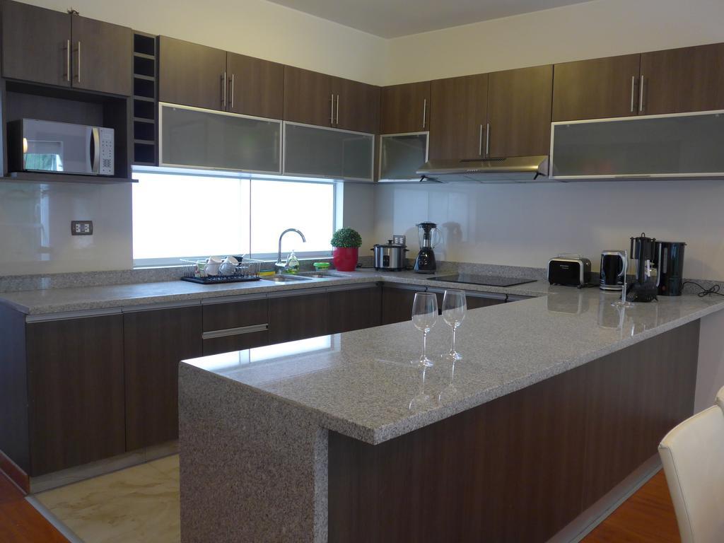 Spacious Apartment In Miraflores Ліма Номер фото